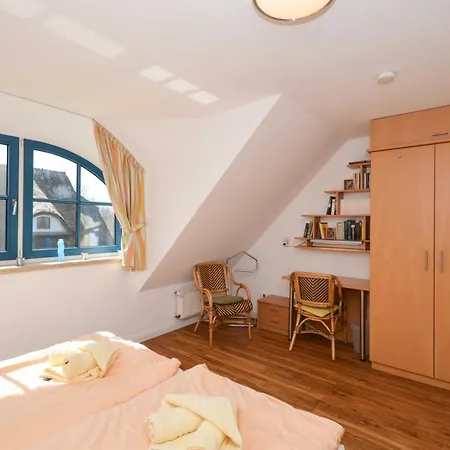 Nyaraló Reetdachhaus Malve 3 Im Puddeminer Wiek *